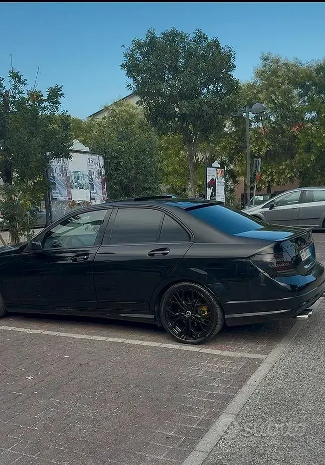 Usata Mercedes C220 AMG 204 CV (150 kW) 2010 Nero Berlina