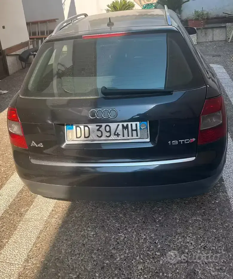 Usata Audi A4 130 CV (95 kW) 2003 Nero Station wagon