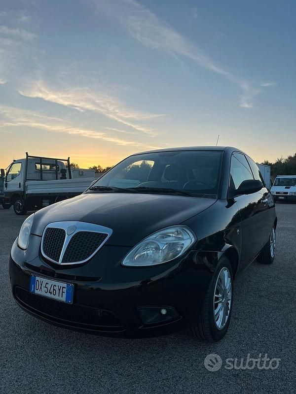 Usata Lancia Ypsilon 74 CV (54 kW) 2009 Nero Utilitaria