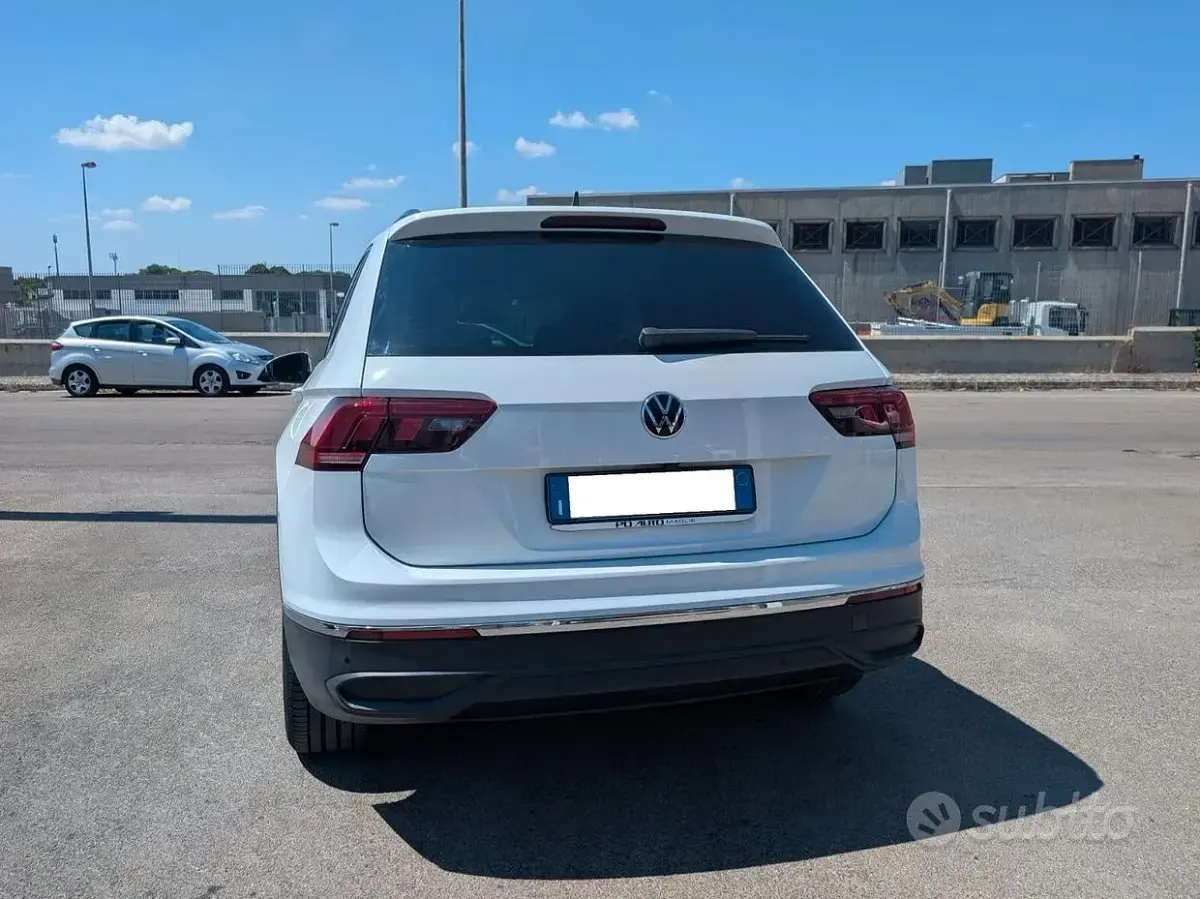Usata VW Tiguan Life 150 CV (110 kW) 2023 Bianco SUV