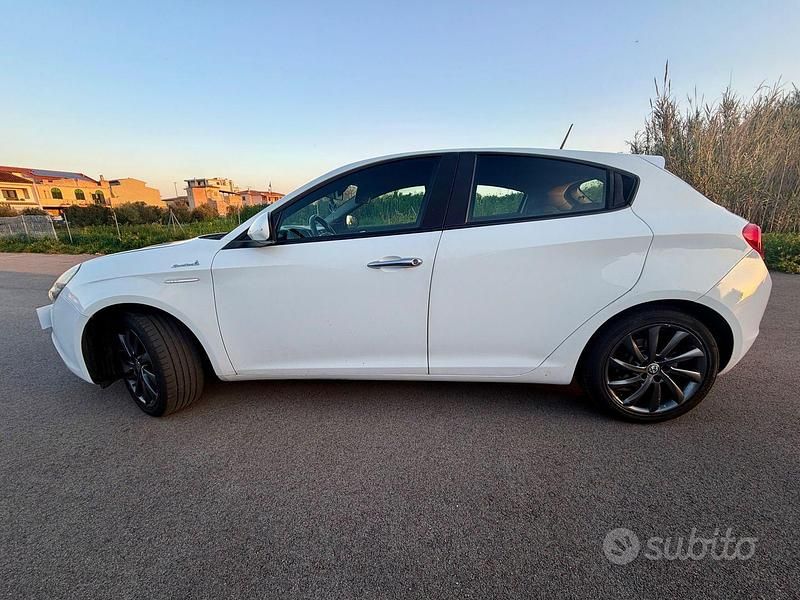 Usata Alfa Romeo Giulietta 120 CV (88 kW) 2016 Bianco Utilitaria