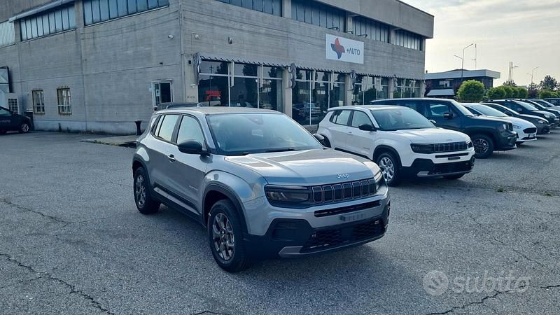 Nuova Jeep Avenger Longitude 100 CV (73 kW) 2025 Grigio SUV