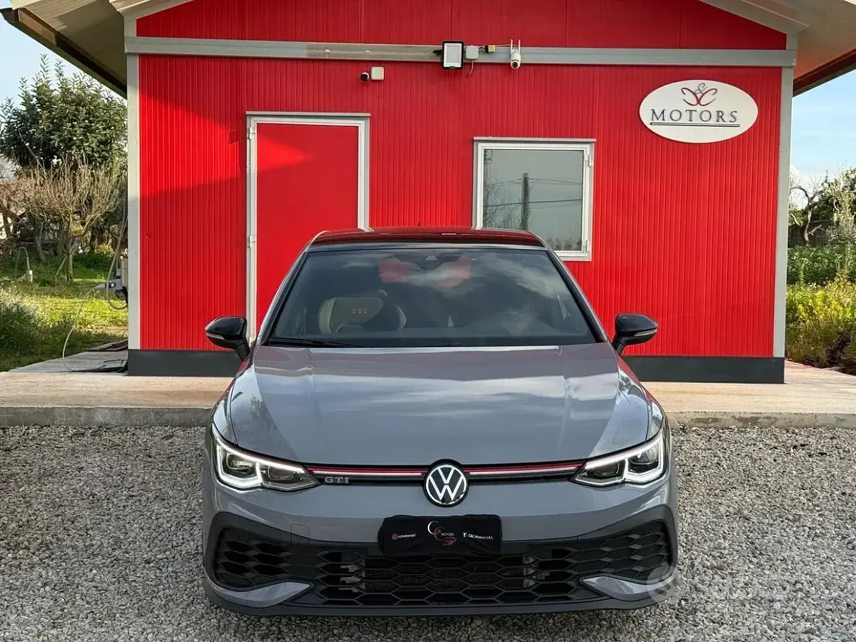 Begagnad VW Golf VIII GTI 300 HK (220 kW) 2022 Grå Sedan
