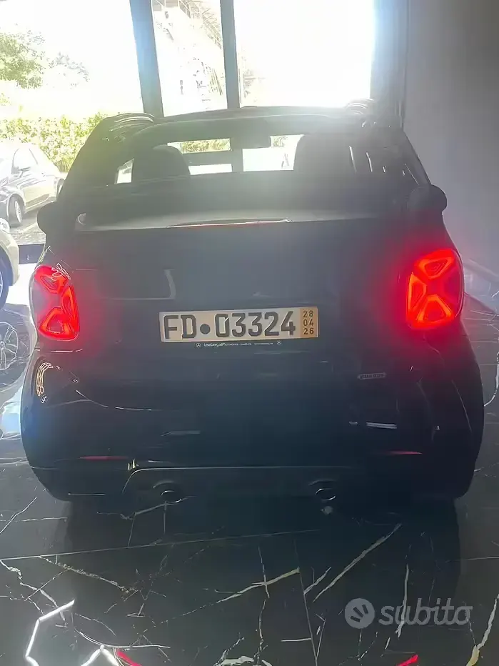 Usata Smart ForTwo Cabrio Brabus 102 CV (75 kW) 2017 Nero Cabrio