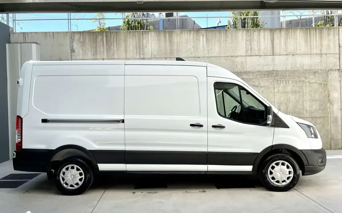 Gebraucht Ford Transit Trend 131 PS (96 kW) 2024 Weiß Van