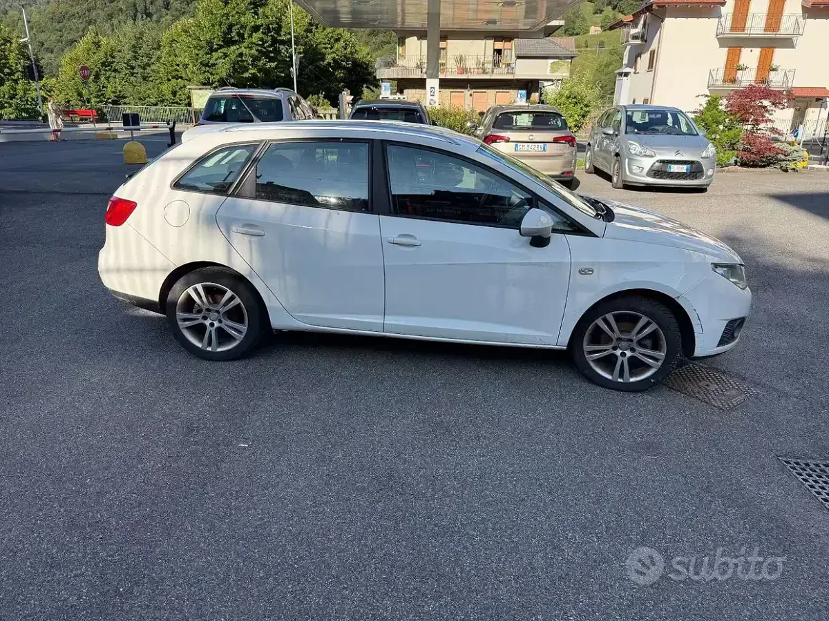 Usata Seat Ibiza ST 85 CV (62 kW) 2010 Bianco Station wagon