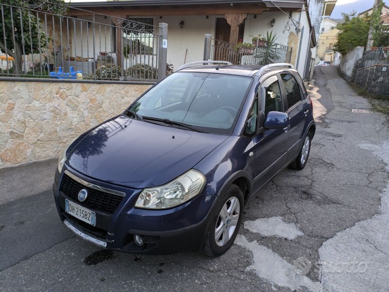 Blu Usata 2007 Fiat Sedici SUV | 3500 € (Buon prezzo) - Immagine 1/4