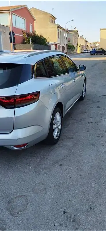 Usata Renault Mégane GrandTour 116 CV (85 kW) 2022 Argento Station wagon