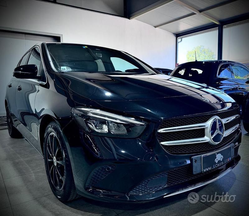 Usata Mercedes B200 150 CV (110 kW) 2019 Nero Monovolume