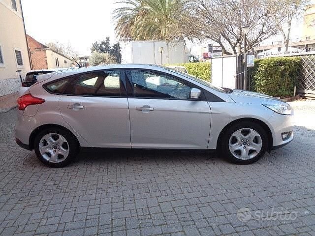 Usata Ford Focus 120 CV (88 kW) 2017 Bianco Station wagon