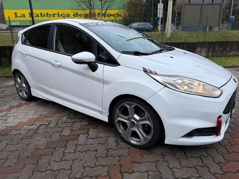 Usata Ford Fiesta ST 182 CV (133 kW) 2017 Bianco Berlina