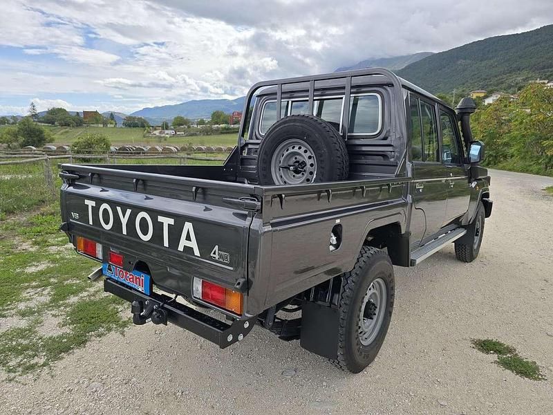 Nuevo Toyota Land Cruiser 271 CV (199 kW) 2025 Beige Pickup/Camioneta