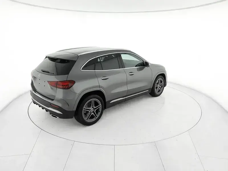Nuova Mercedes GLA200 AMG line 150 CV (110 kW) 2026 Grigio SUV