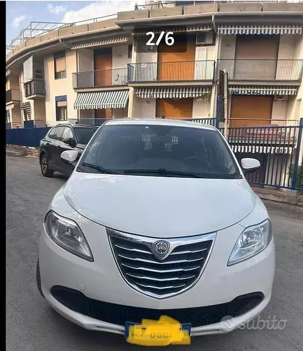 Usata Lancia Ypsilon 69 CV (50 kW) 2013 Bianco Utilitaria
