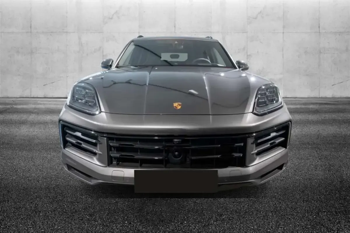 Usata Porsche Cayenne 470 CV (345 kW) 2024 Grigio SUV
