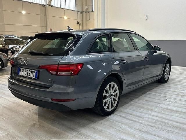Usado Audi A4 Business 190 CV (139 kW) 2017 Gris Familiar