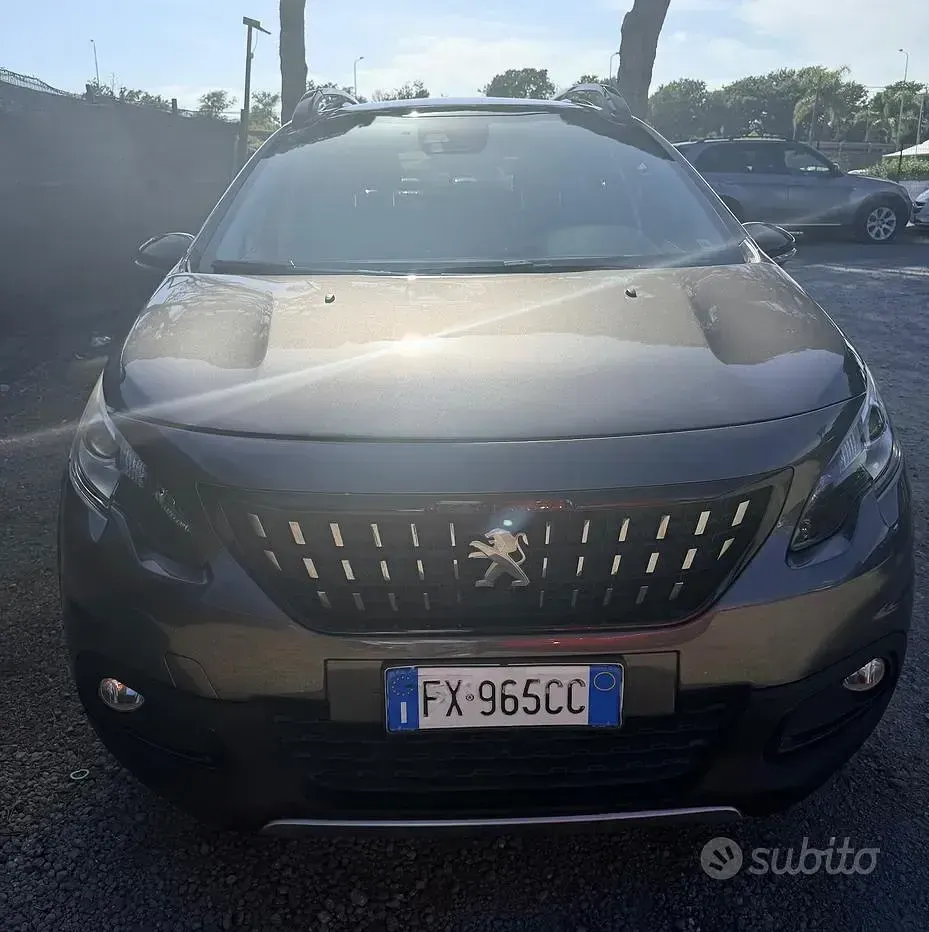 Usata Peugeot 2008 GT-line 131 CV (96 kW) 2019 Grigio SUV