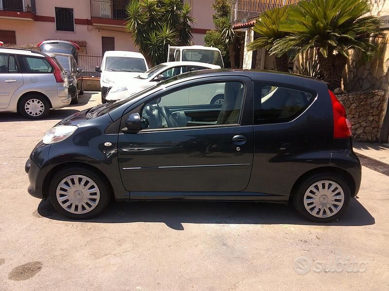 Usata Peugeot 107 68 CV (50 kW) 2006 Grigio Utilitaria