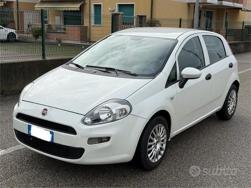Usata Fiat Punto Street 69 CV (50 kW) 2017 Bianco Utilitaria