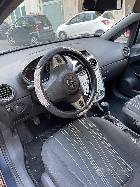 Usata Opel Corsa 2009 Blu Berlina