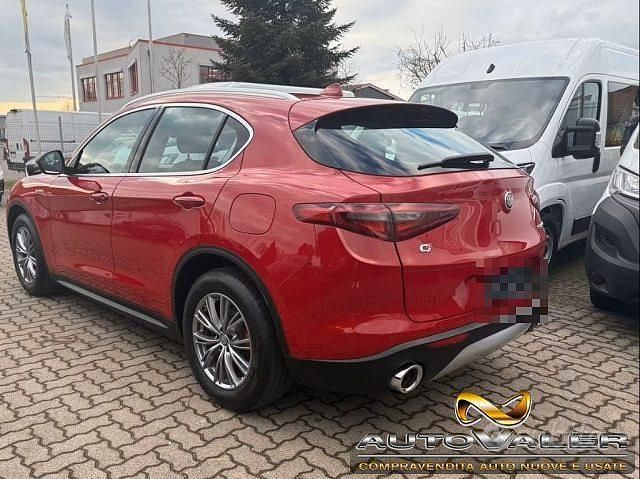 Usata Alfa Romeo Stelvio Business 190 CV (139 kW) 2018 Rosso SUV