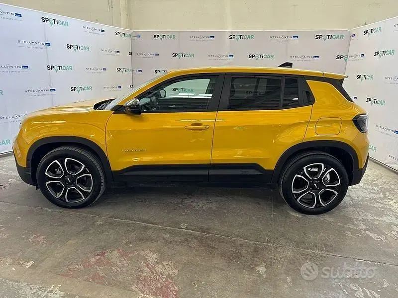 Usata Jeep Avenger Summit 101 CV (74 kW) 2025 Giallo SUV