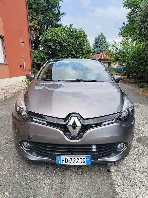 Usata 2016 Renault Clio IV Life Tre volumi | 5500 € (Super prezzo) - Immagine 1/4