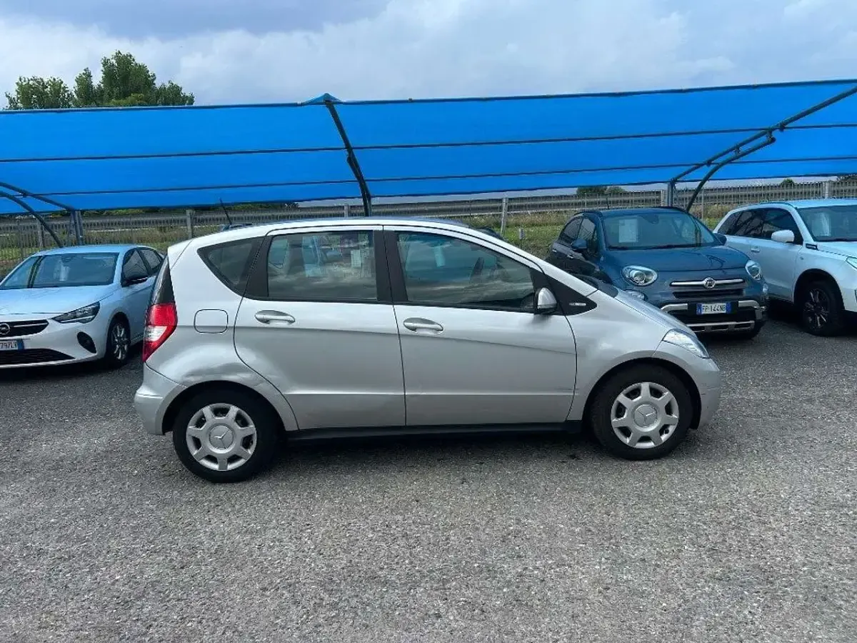 Usata Mercedes A160 Executive 95 CV (69 kW) 2011 Argento Berlina