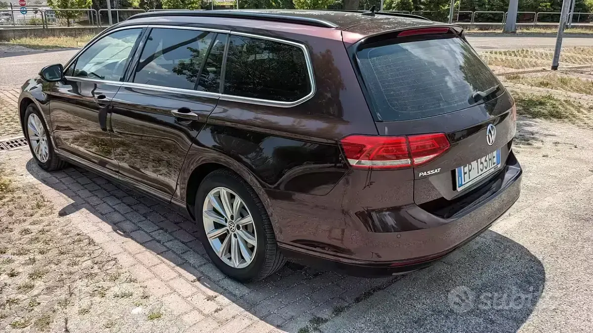 Usata VW Passat 150 CV (110 kW) 2018 Rosso Station wagon