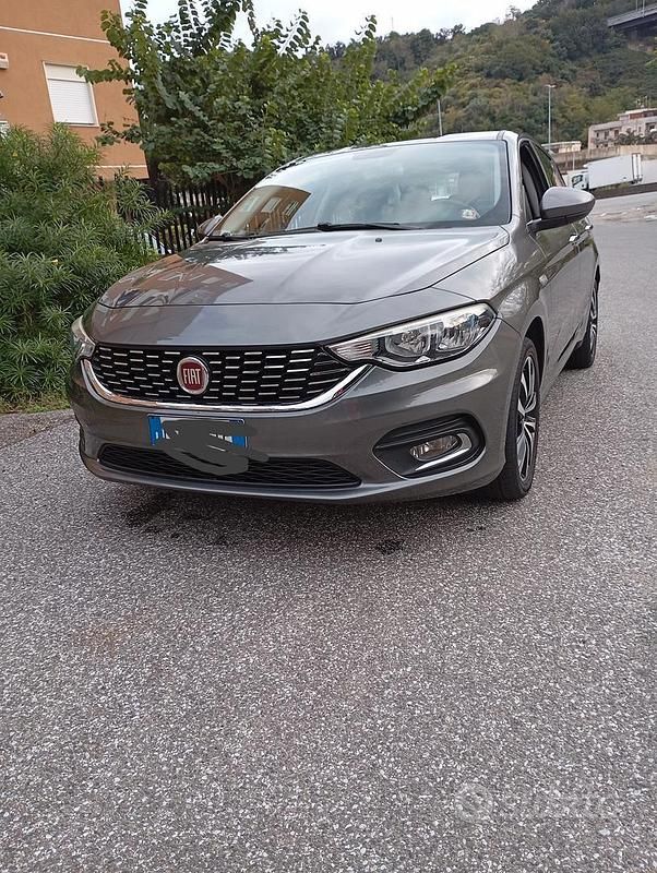 Usata Fiat Tipo 75 CV (55 kW) 2016 Grigio Berlina
