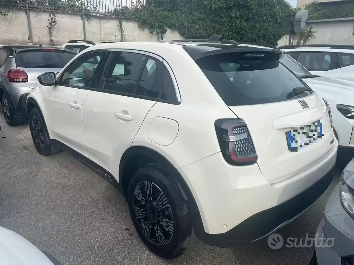 Usata Fiat 600 136 CV (100 kW) 2025 Vari colori SUV