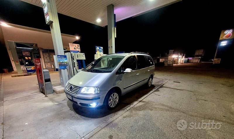 Usata VW Sharan 150 CV (110 kW) 2005 Grigio Monovolume