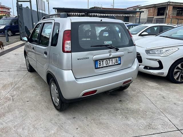 Usata Suzuki Ignis GL 83 CV (61 kW) 2001 Grigio(met.) Utilitaria