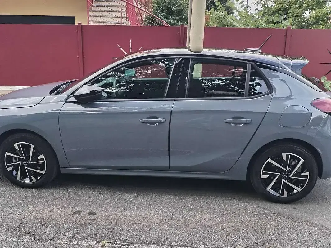 Usata Opel Corsa 101 CV (74 kW) 2024 Grigio Utilitaria
