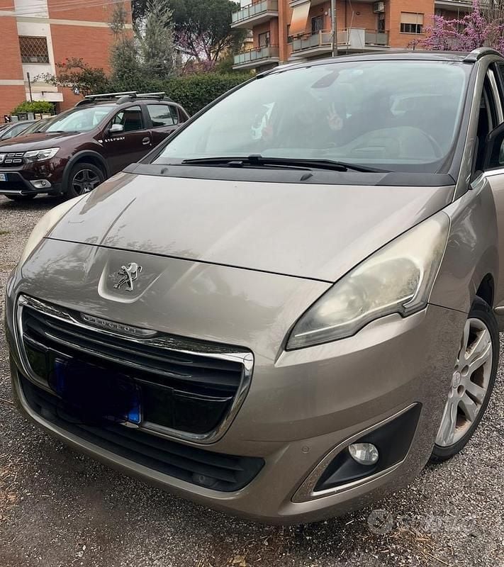 Usata Peugeot 5008 115 CV (84 kW) 2014 Grigio Monovolume
