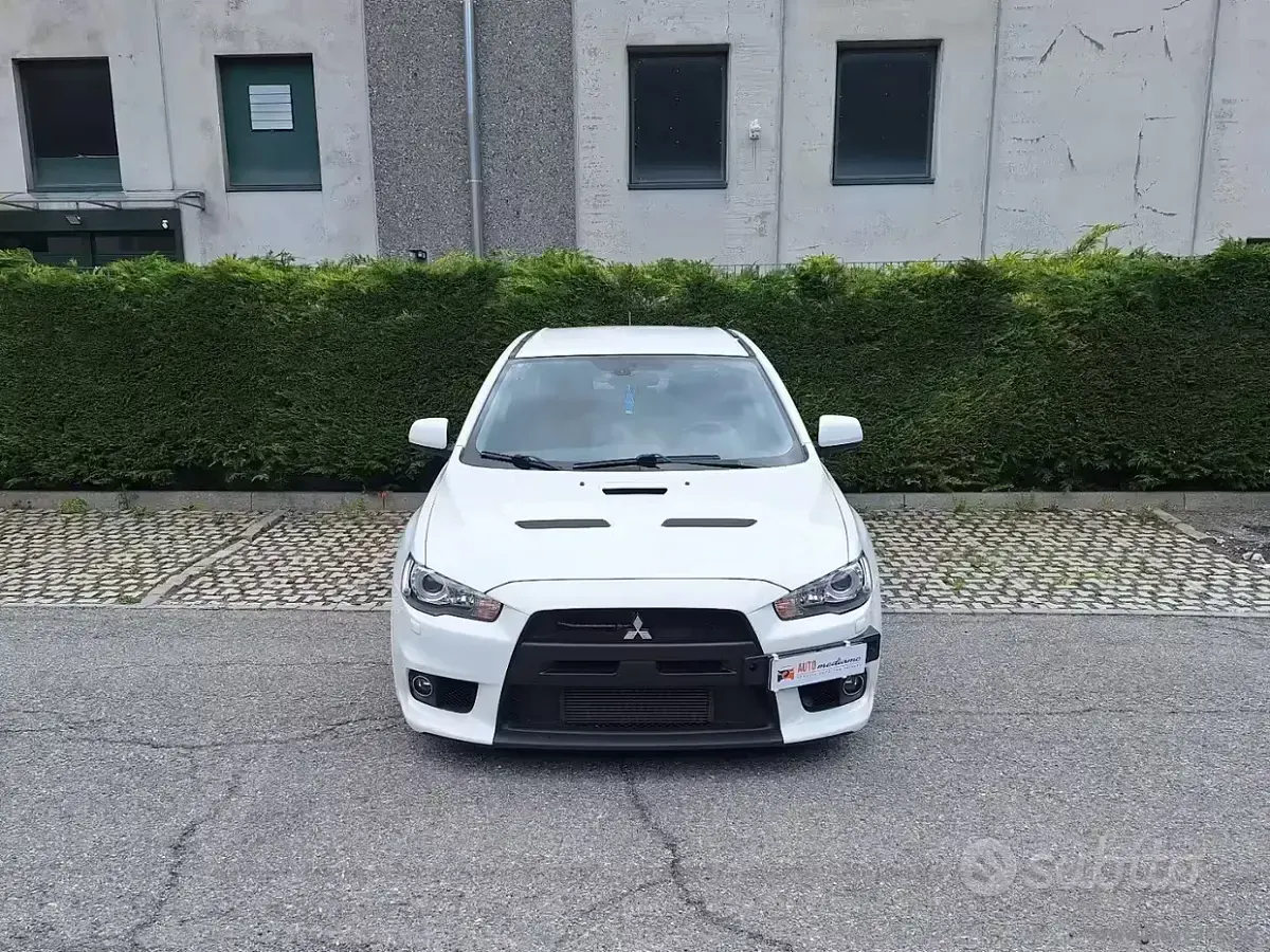 Usata Mitsubishi Lancer Evolution 295 CV (216 kW) 2009 Bianco Berlina