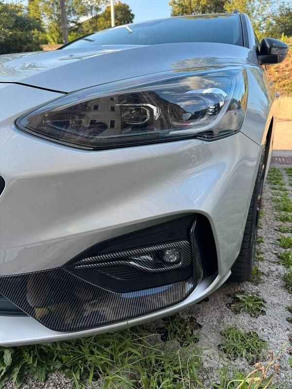 Usata Ford Focus ST-Line 120 CV (88 kW) 2021 Grigio Station wagon