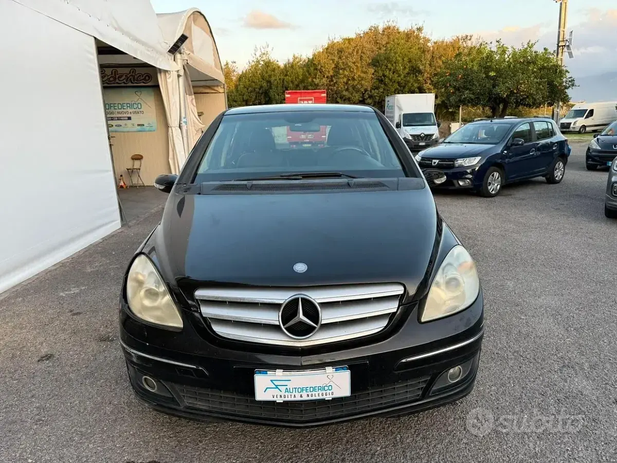 Usata Mercedes B180 109 CV (80 kW) 2008 Nero Monovolume