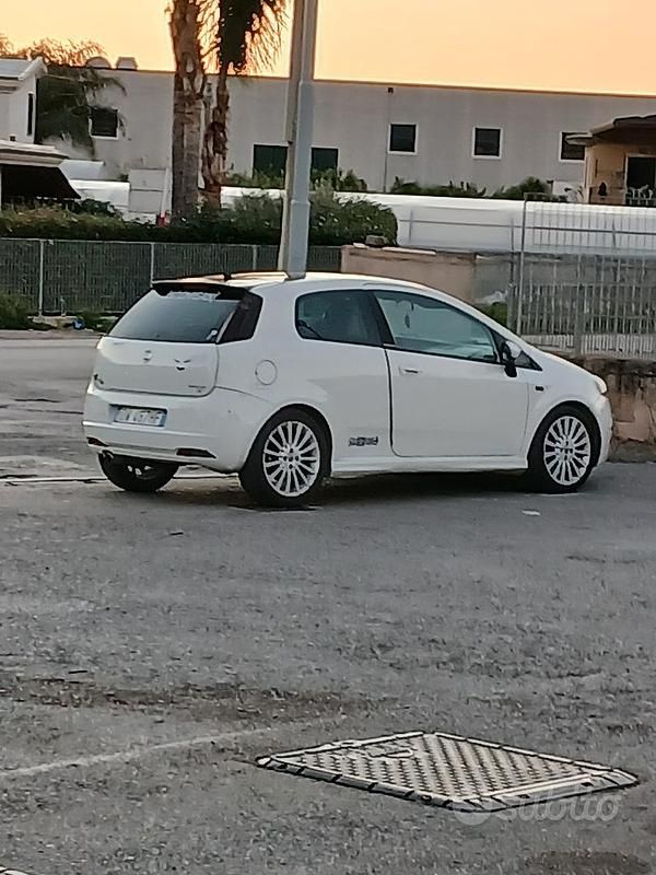 Usata Fiat Grande Punto Sport 2009 Bianco Utilitaria