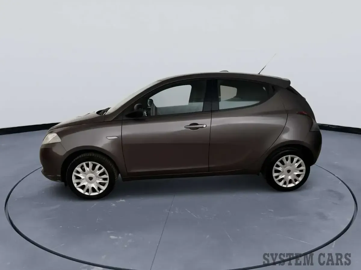 Usata Lancia Ypsilon Platinum 69 CV (50 kW) 2013 Grigio Utilitaria