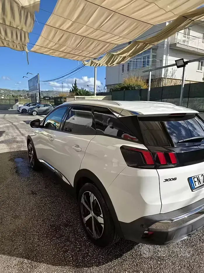 Usata Peugeot 3008 150 CV (110 kW) 2018 Bianco SUV