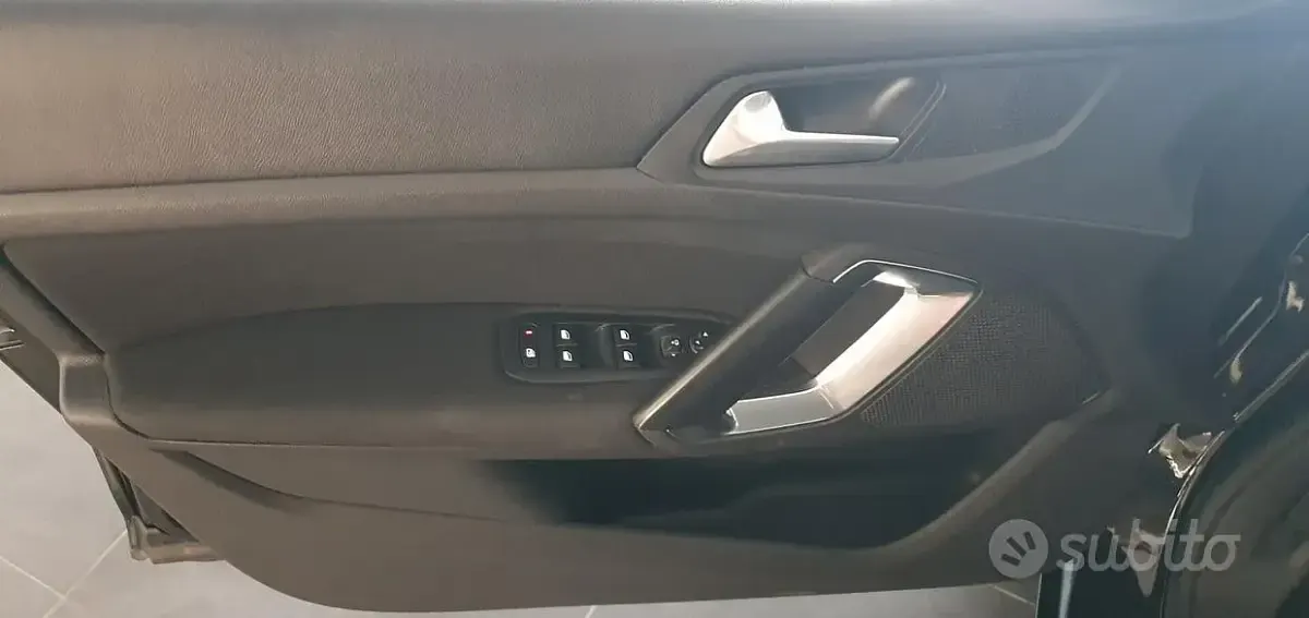 Usata Peugeot 308 Business-Line 131 CV (96 kW) 2019 Nero Station wagon