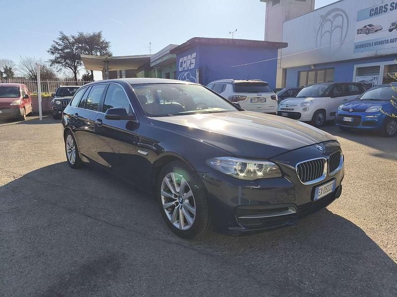 Usata BMW 520 Luxury Line 190 CV (139 kW) 2014 Nero Station wagon