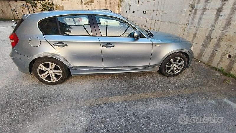 Usata BMW 118 143 CV (105 kW) 2010 Utilitaria