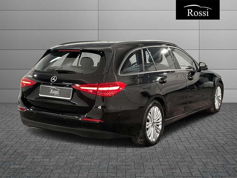 Usata Mercedes C200 163 CV (119 kW) 2022 Nero Station wagon