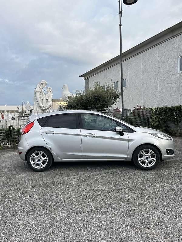 Usata Ford Fiesta 75 CV (55 kW) 2014 Utilitaria