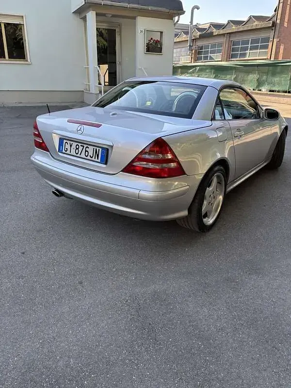 Usata Mercedes SLK320 218 CV (160 kW) 2001 Cabrio