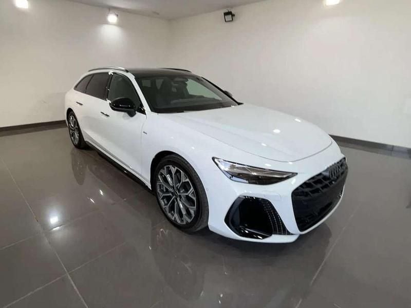 Bianco arcana Nuova 2025 Audi A6 S-Line Station wagon | 69.990 € (Super prezzo) - Immagine 1/4