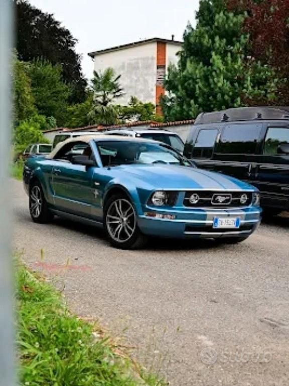 Usata Ford Mustang 212 CV (155 kW) 2007 Blu/azzurro Cabrio