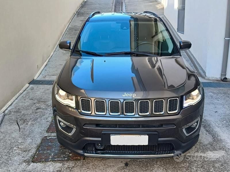 Usata Jeep Compass Opening Edition 140 CV (102 kW) 2017 Grigio SUV